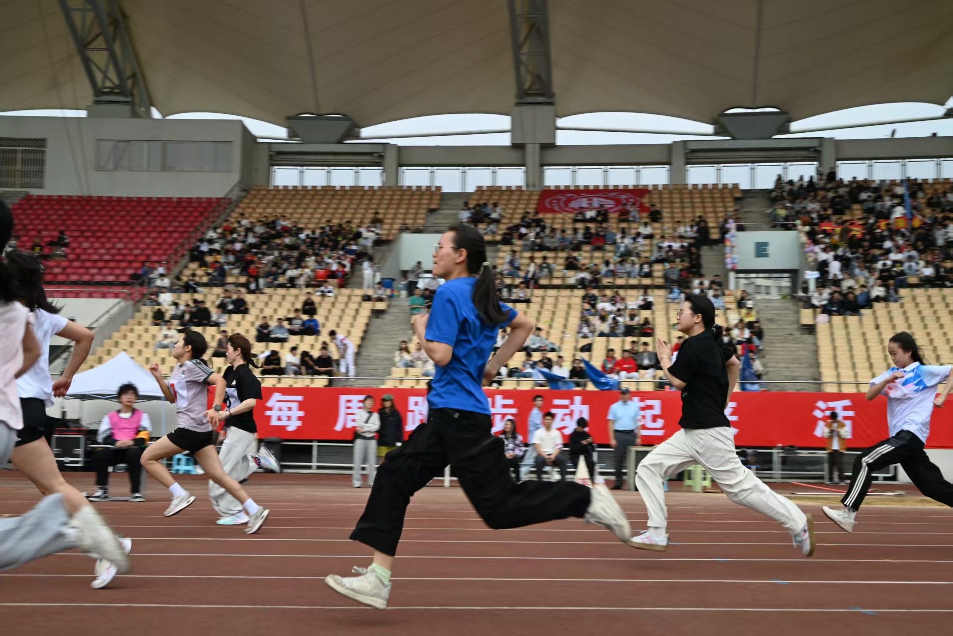 关于运动员心理健康：赛场压力的应对策略的信息