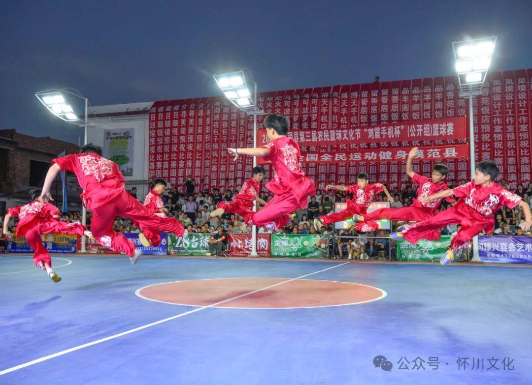 包含中国篮球文化节盛大举行，弘扬篮球精神的词条