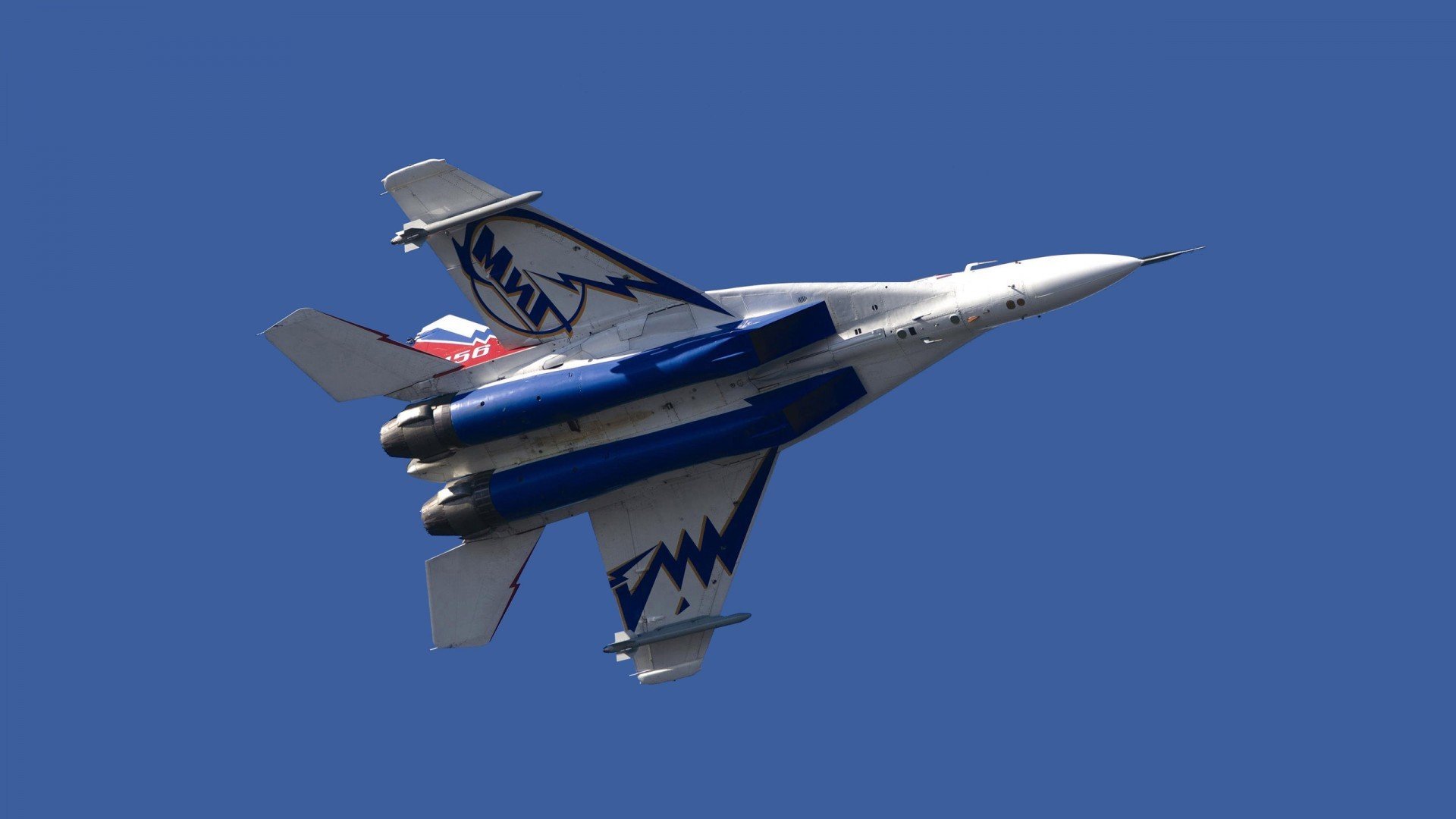 leyu乐鱼-_青少年专项培训营：开启未来之门_，青少年培训班