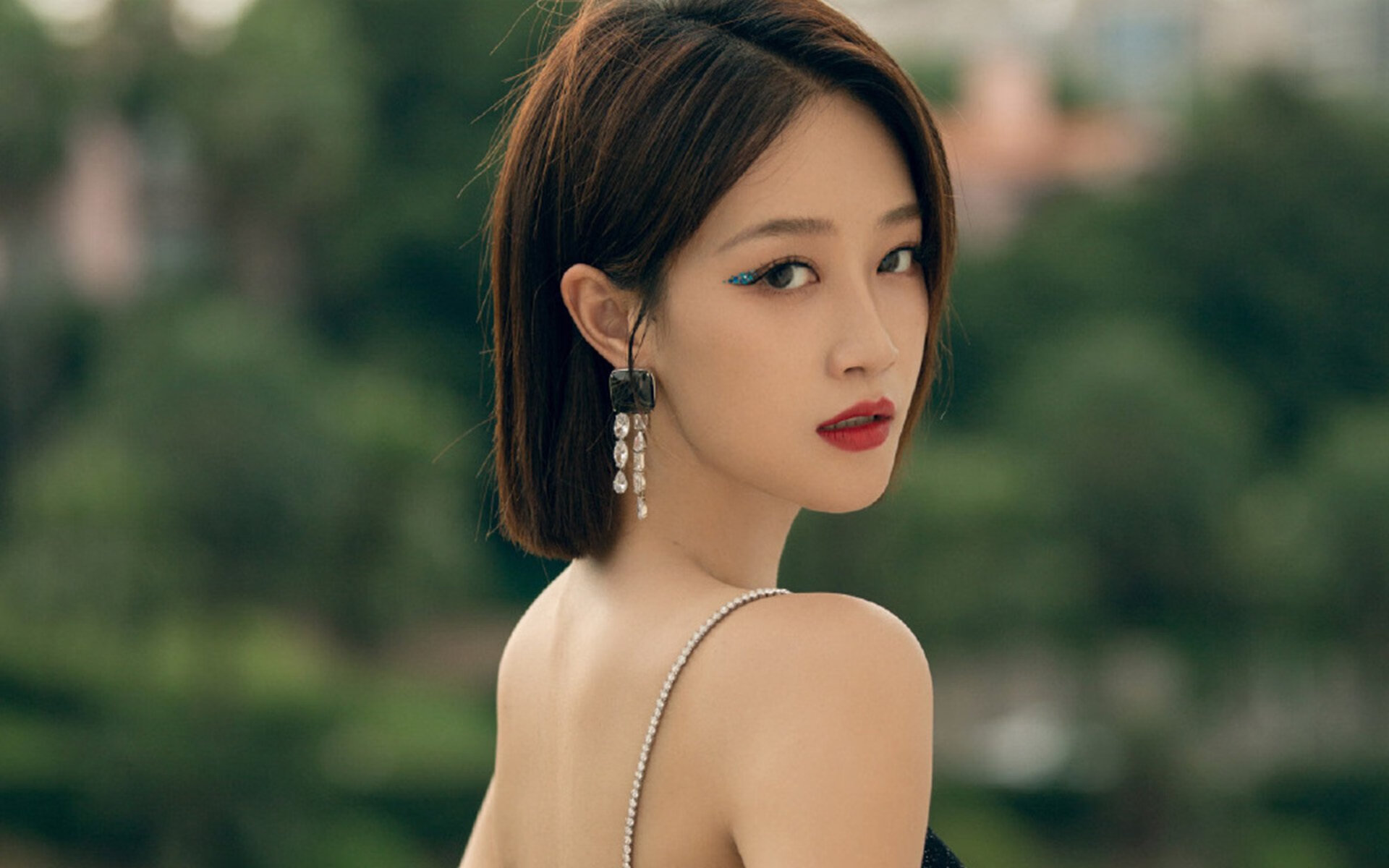 Leyu Sports (乐鱼体育)-全员参战：年轻球员如何在关键时刻挺身而出？，全面球员