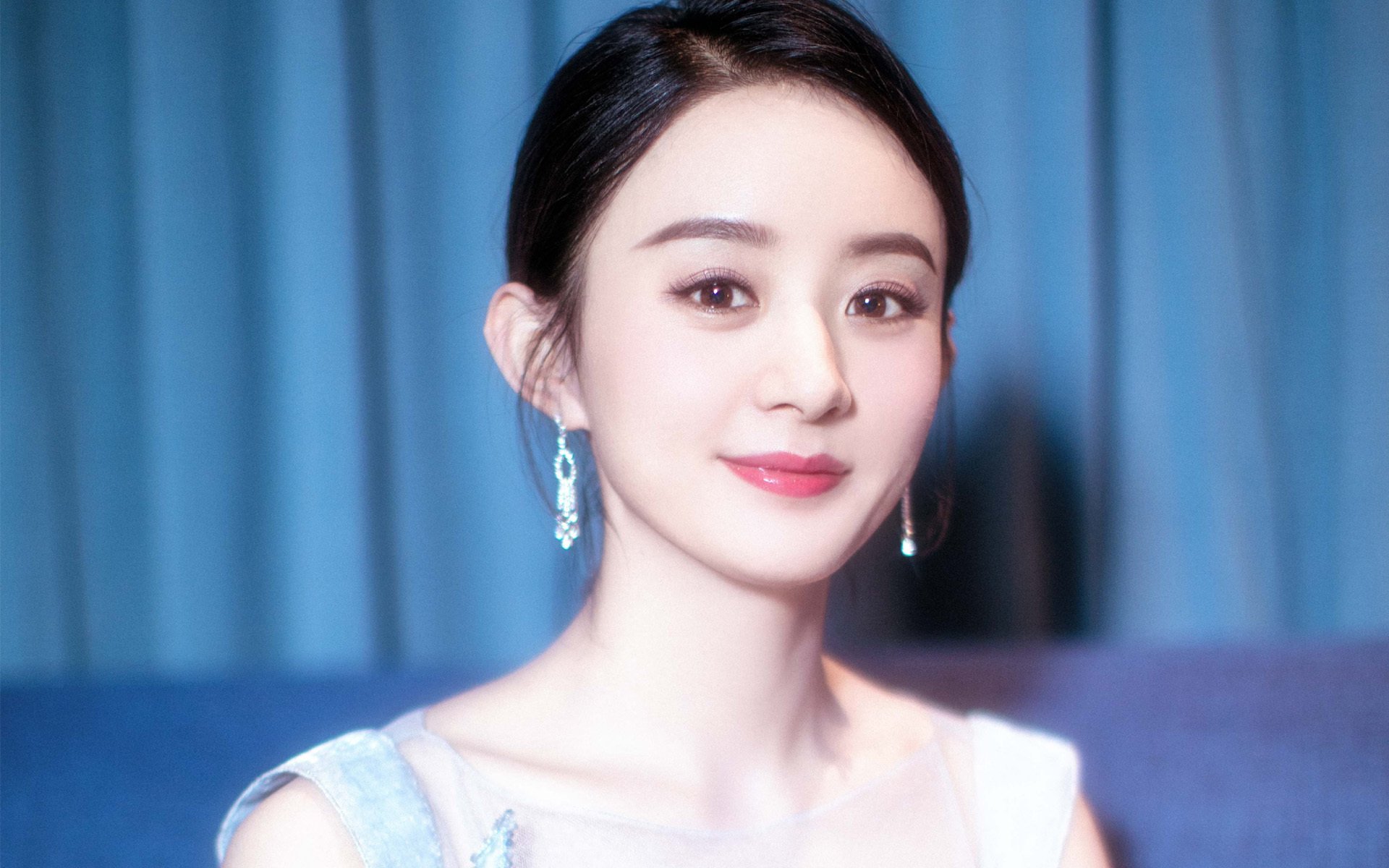 德甲赛事精彩纷呈,关键扑救有力扭转局面,德甲足球比赛