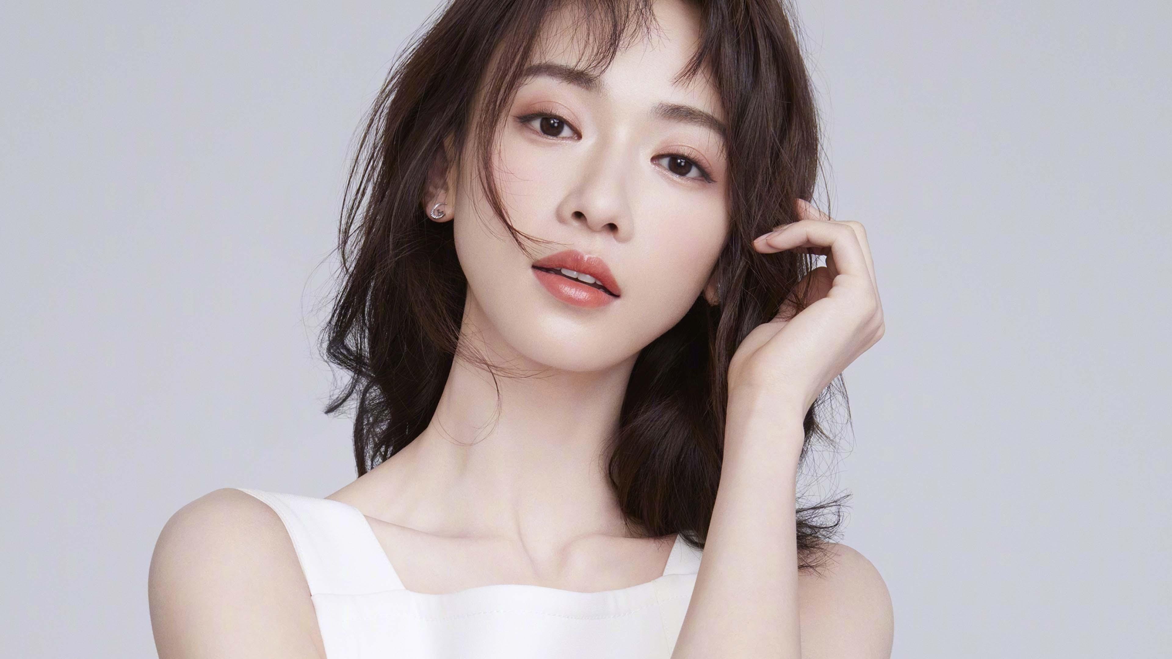 乐鱼娱乐app-法甲夜战高潮不断，精彩射门和精彩扑救成为焦点，法甲全场