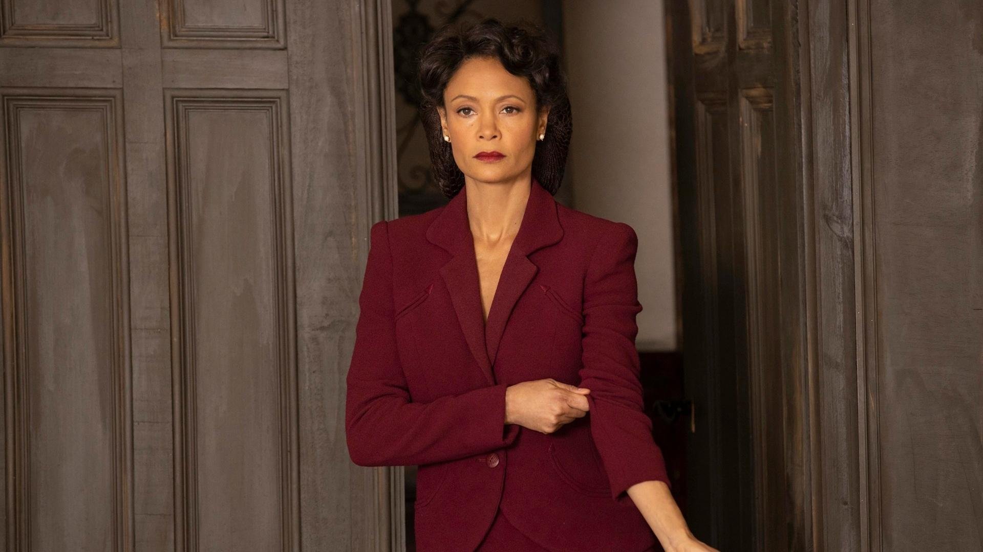 欧洲明星球员加盟亚洲联赛，转会市场热闹，欧洲足球亚洲球员